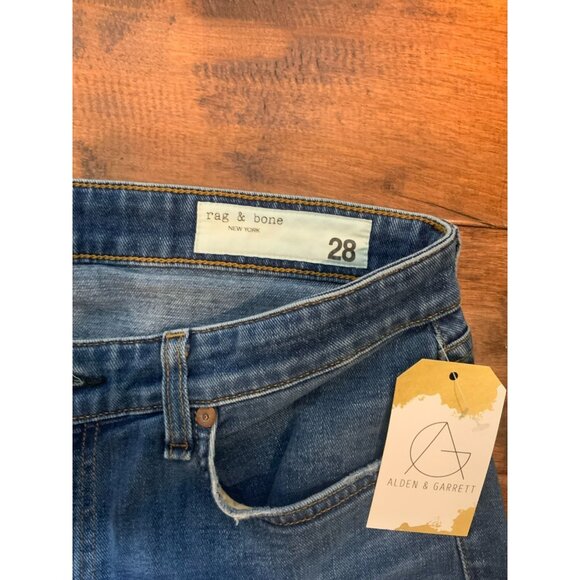 Rag & Bone Medium Wash Dre Low-Rise Slim Boyfriend Distressed Blue Jeans Size 28 - Picture 2 of 4